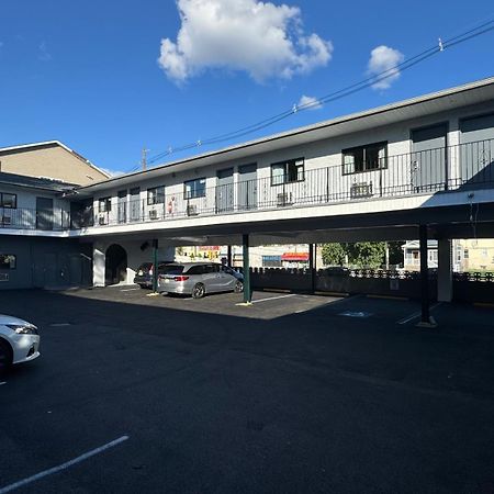 Essence Express Elizabeth Ewr Airport Hotel Екстериор снимка