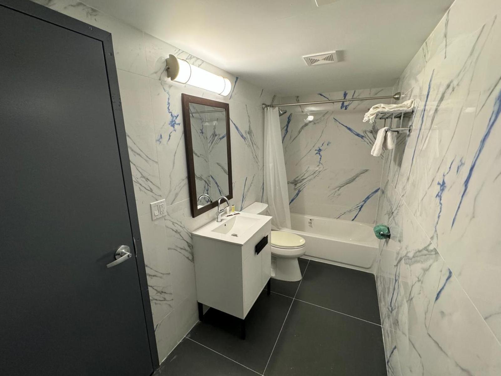 Essence Express Elizabeth Ewr Airport Hotel Екстериор снимка