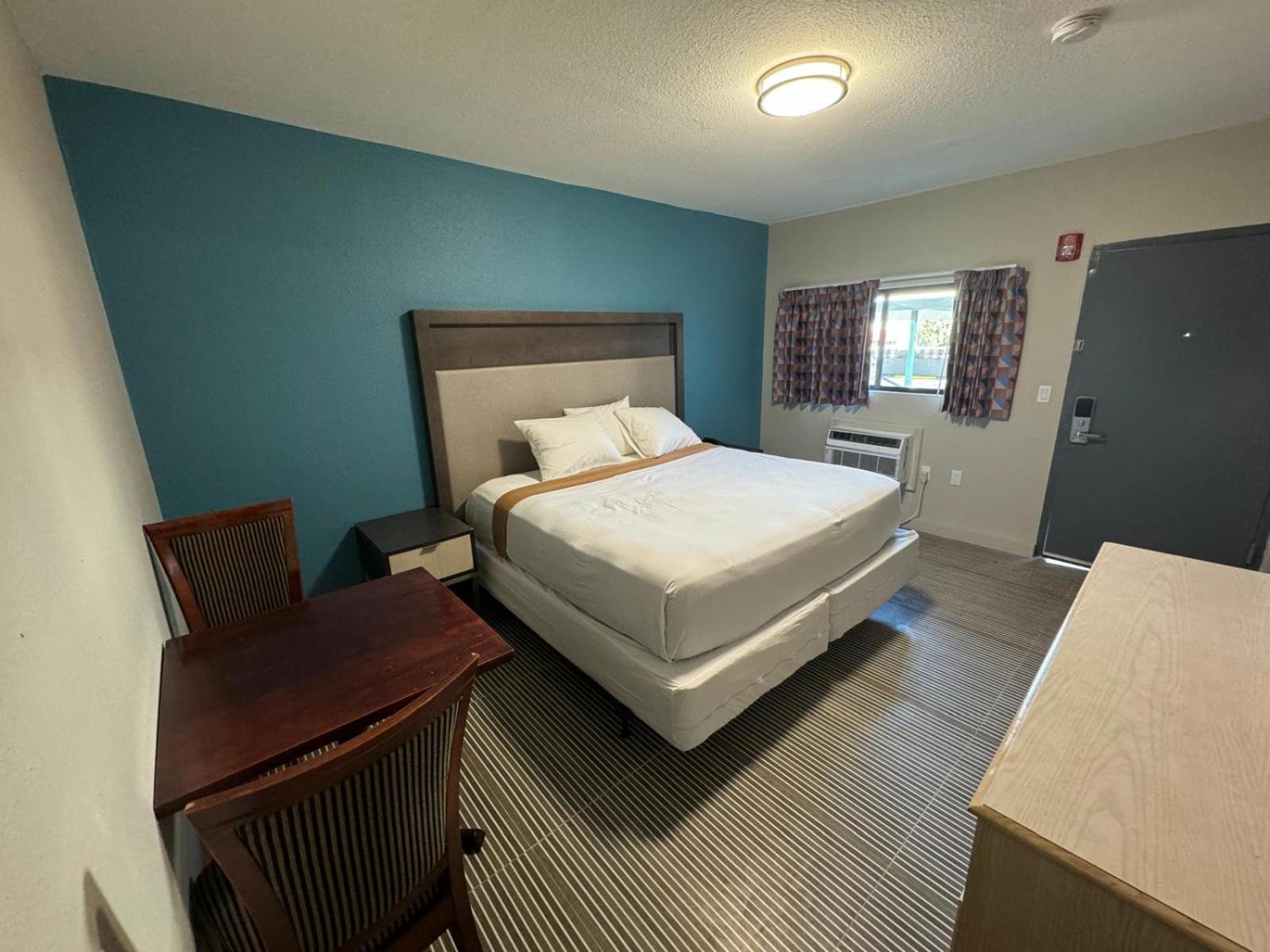 Essence Express Elizabeth Ewr Airport Hotel Екстериор снимка
